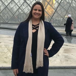 Meet your Posher, Elizabeth